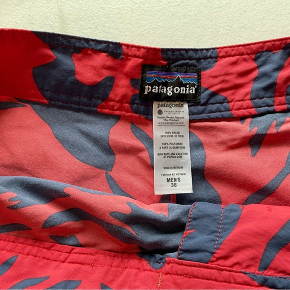 Patagonia Men's Red and Blue Swim Shorts size 38” - Picture 3 of 5